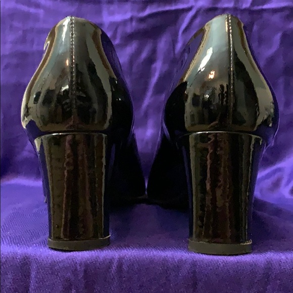 Stuart Weitzman black patent leather heels - Picture 4 of 6